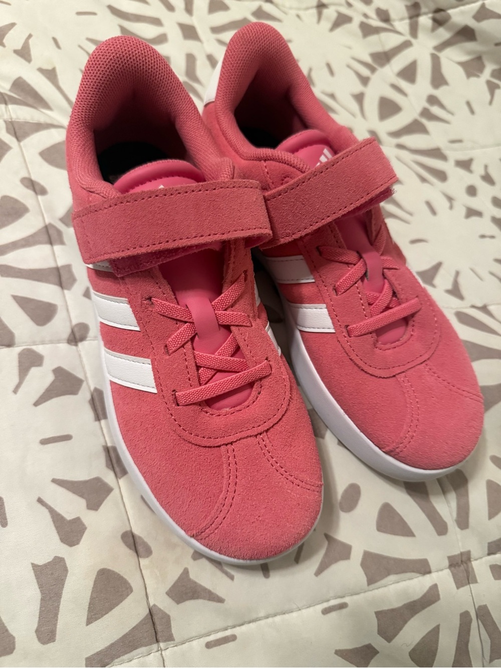 Adidas pink girls 3 Y 3Y Velcro sneakers VL Court 3.0 NWOT